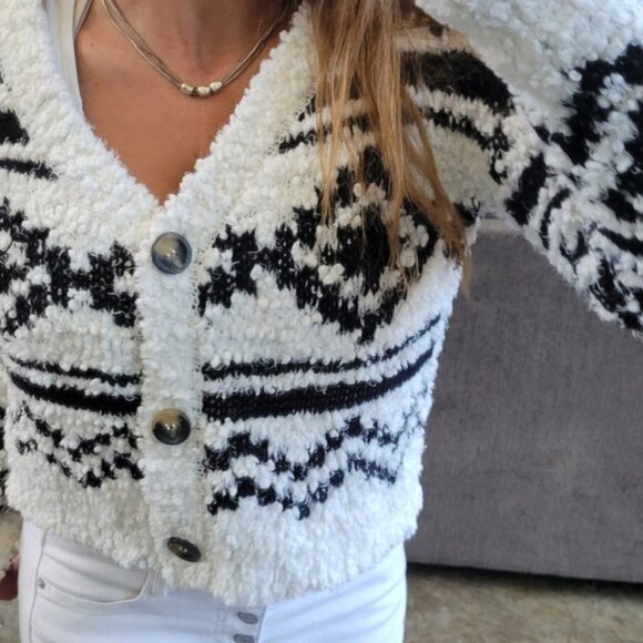 Hippie Rose | Fuzzy Geometric Button Cropped Cardigan in Black & White - Picture 2 of 6